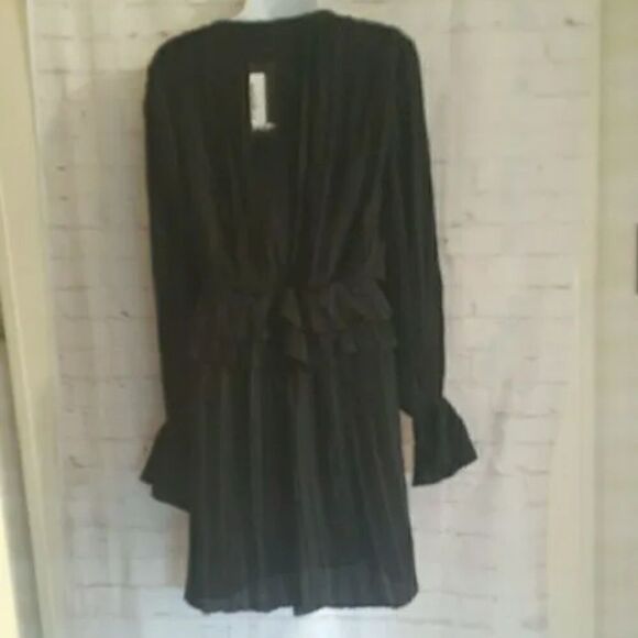 NWT Nasty Gal Black Crepe Pleated/Ruffle Fit 'n Flare Dress Sz.4 Ret. $128 - Picture 7 of 9
